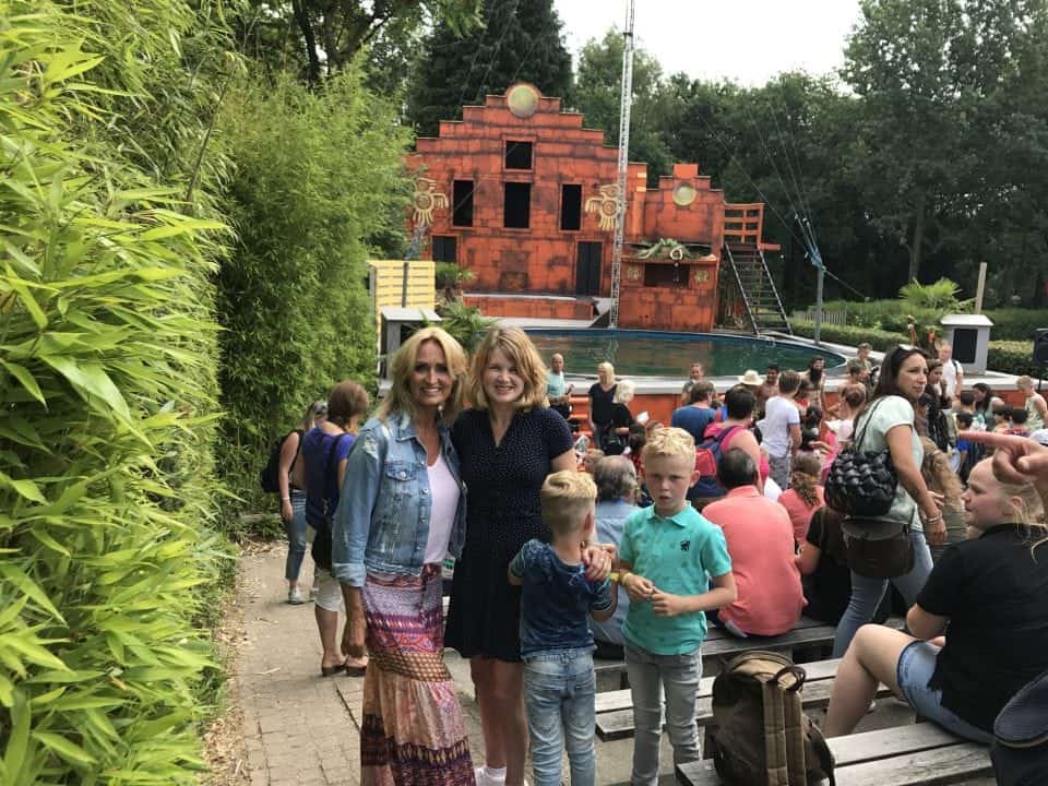 attractiepark hellendoorn Stichting het vergeten Kind Zomertour 2017