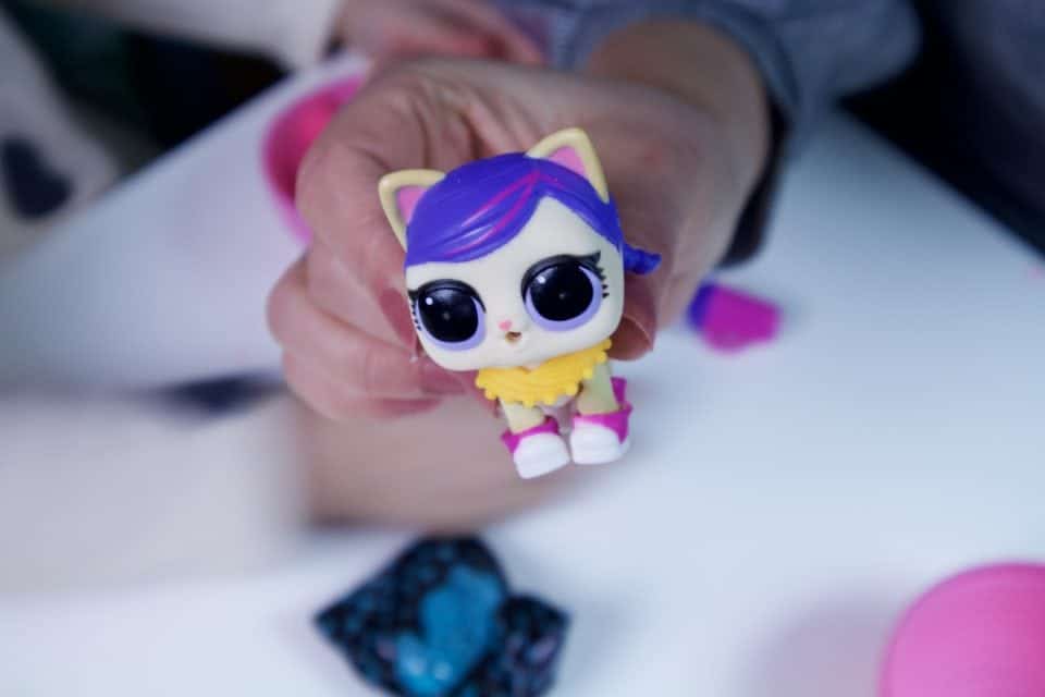 LOL SURPRISE PETS REVIEW MOMAMBITION