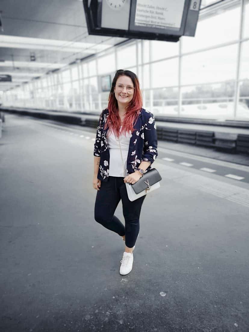 Creëer jouw authentieke business look met deze tips: Wat betekent Bodypositivity voor mij? #fuckyourbeautystandards momambition.nl zelfacceptatie